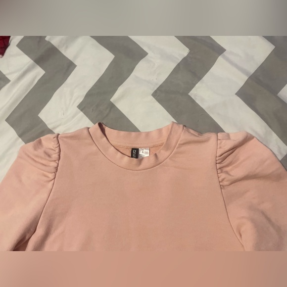 H&M Crewneck in Baby Pink - Picture 5 of 5